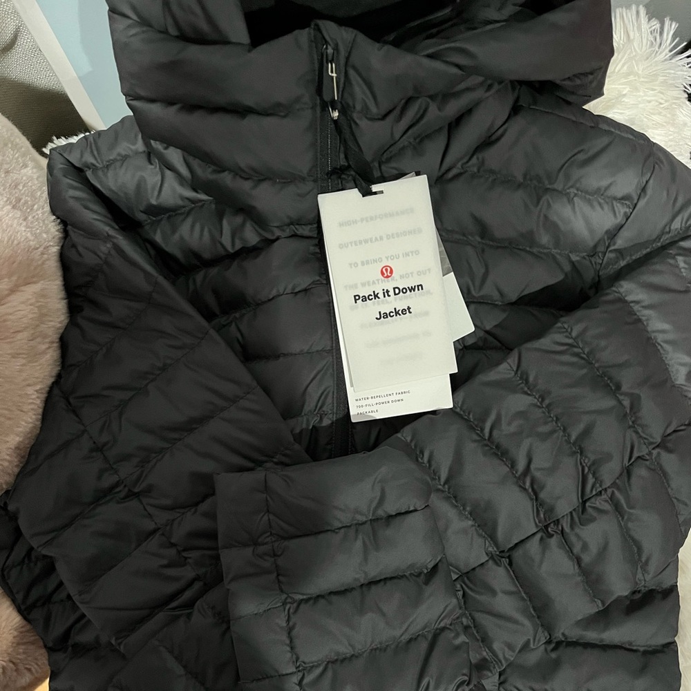 NWT Lululemon Pack It Down Jacket - Sz 8